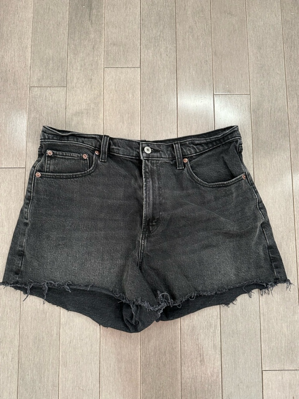 Abercrombie & Fitch 90s Relaxed Cutoff Short High Rise